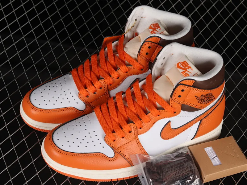 All categories Air Jordan Jordan series basketball shoes Air Jordan 1 High Air Jordan 1 High OG "Starfish" AJ1 Joe 1 Hermes Orange high-top basketball shoes DO9369-101
